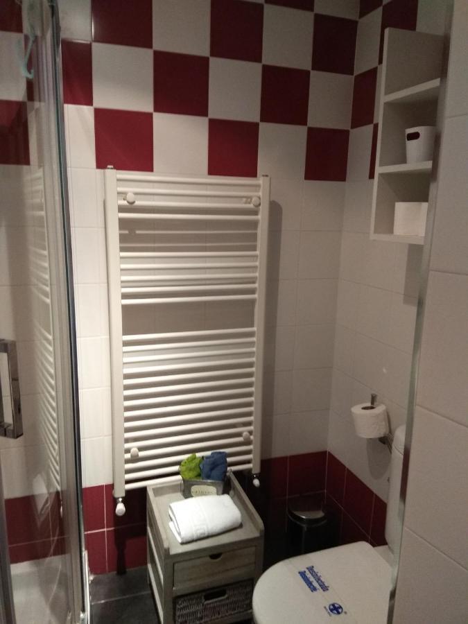 Apartamento Cine Colon Ribadeo Exterior photo